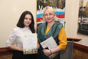 Уральская студентка победила в конкурсе, доказав влияние светодиодного освещения на яйценоскость кур