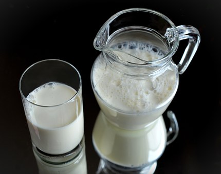 Объем реализации молока в сельхозорганизациях России вырос на 5,1%