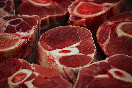 В Казахстане теневой рынок мяса в разы превышает официальный