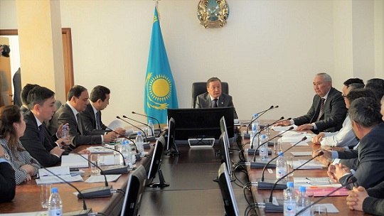 В Казахстане глава Минсельхоза встретился с Союзом фермеров