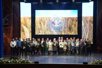 Аграрии Кузбасса впервые собрали почти 1,8 млн тонн зерна