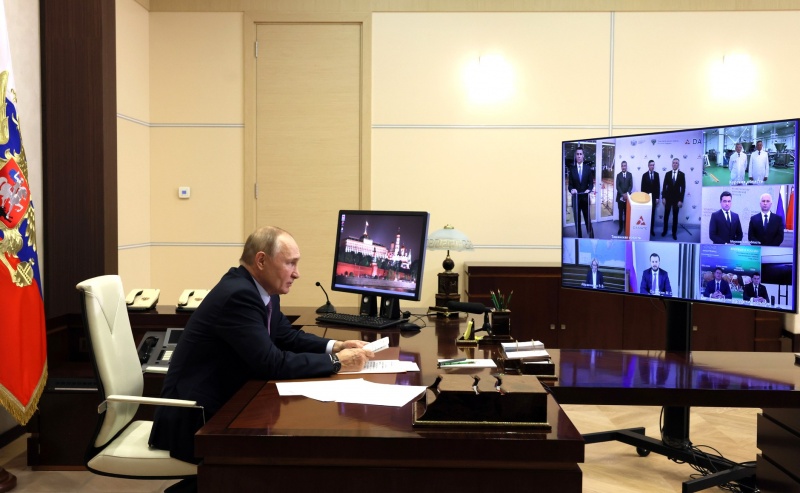 Путин провел совещание по развитию генетики и селекции