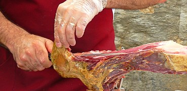 Обвальщиков мяса во всем УрФО профессионально обучают только в Кургане