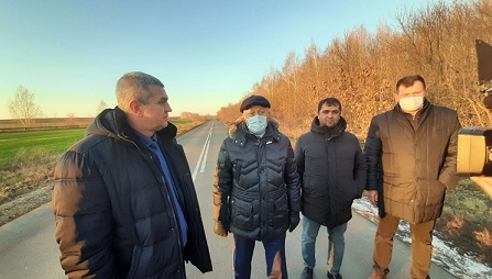 Саратовские фермеры скинулись на ремонт дороги