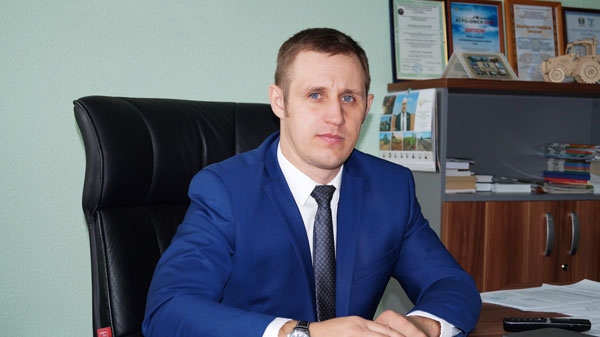 Директор Омского экспериментального завода Дмитрий Головановым.