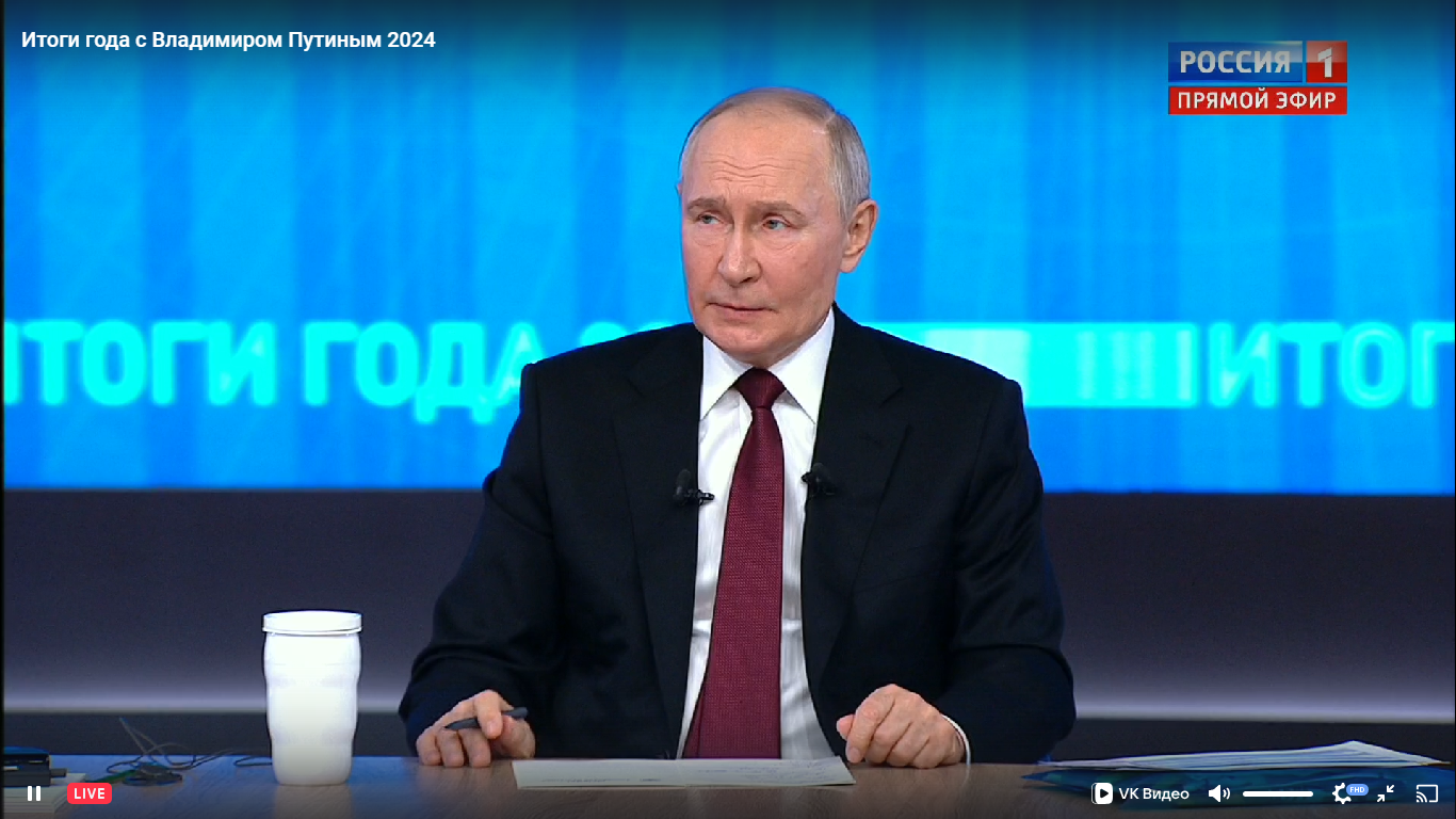 Президент России Владимир Путин объяснил, почему растут цены на масло и другие продукты питания